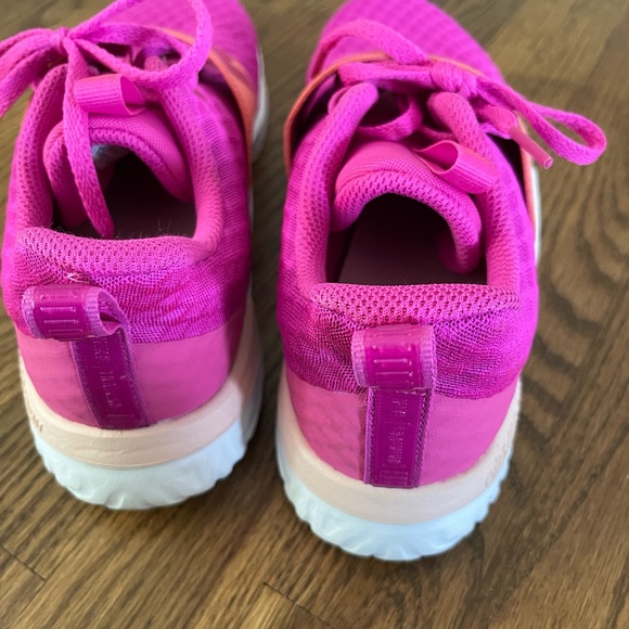 Nike Renew In-Season AR4543 603 Pink Trainers - Picture 4 of 6